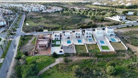 Moradia T3 Nova com Piscina - Costa Esuri - Ayamonte