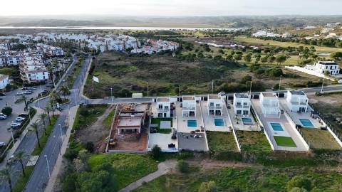 Moradia T3 Nova com Piscina - Costa Esuri - Ayamonte