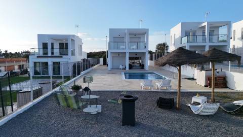 Moradia T3 Nova com Piscina - Costa Esuri - Ayamonte