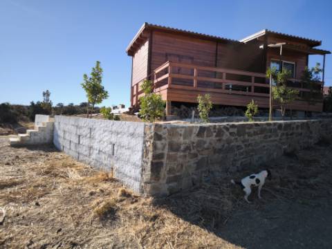 MORADIA - CASA DE MADEIRA T1 - COM PISCINA - ARRENDAMENTO DE SETEMBRO A JUNHO - ALCARIAS GRANDES - CASTRO MARIM - ALGARVE