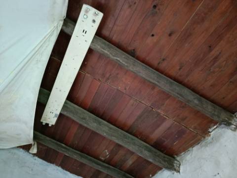 DUAS MORADIAS ISOLADAS - NUM TERRENO DE 1.823 M² - UMA PRONTA A HABITAR - OUTRA PARA REABILITAR OU DEMOLIR - NA ALDEIA DE ALCARIAS GRANDES - AZINHAL - CASTRO MARIM - ALGARVE