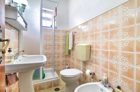 Moradia Independente T3 com 220 m² | Lote de 400 m² | Excelente Exposição Solar | Próxima das Praias e de Espanha