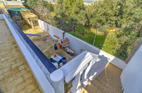 Moradia Independente T3 com 220 m² | Lote de 400 m² | Excelente Exposição Solar | Próxima das Praias e de Espanha