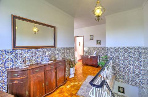 Moradia Independente T3 com 220 m² | Lote de 400 m² | Excelente Exposição Solar | Próxima das Praias e de Espanha