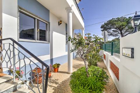 Moradia Independente T3 com 220 m² | Lote de 400 m² | Excelente Exposição Solar | Próxima das Praias e de Espanha