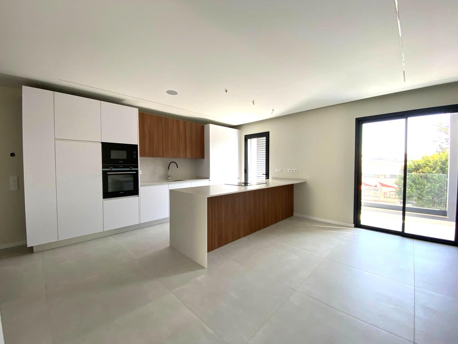 Apartamento T3 com terraço privativo em Loulé