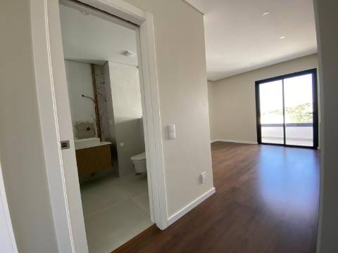 Apartamento T3 com terraço privativo em Loulé