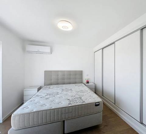 Penthouse T2 Exclusiva com Amplas Varandas e Vista Rio - Vila Real de Santo António