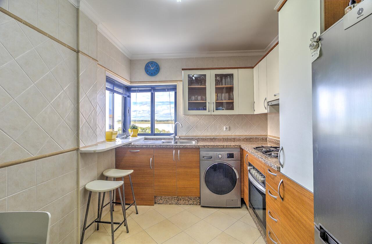 Duplex Premium com Garagem Privativa e Vista Deslumbrante sobre o Rio Guadiana