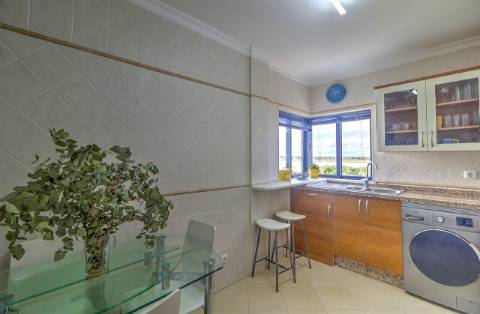 Duplex Premium com Garagem Privativa e Vista Deslumbrante sobre o Rio Guadiana