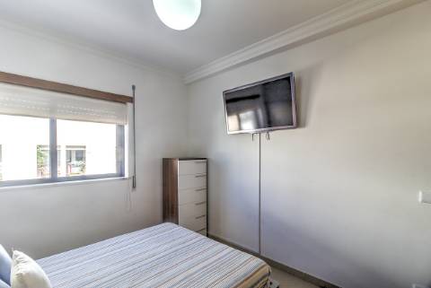 Duplex Premium com Garagem Privativa e Vista Deslumbrante sobre o Rio Guadiana
