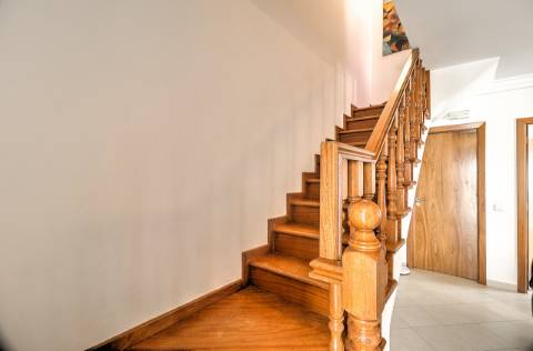 Duplex Premium com Garagem Privativa e Vista Deslumbrante sobre o Rio Guadiana