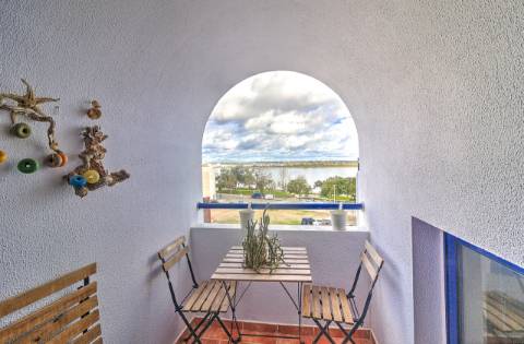 Duplex Premium com Garagem Privativa e Vista Deslumbrante sobre o Rio Guadiana