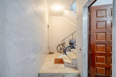 Apartamento T3 Transformado em T2 e T1 - VRSA