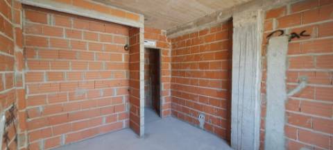 Apartamento T2 r/c elevado com linhas direitas em Tavira