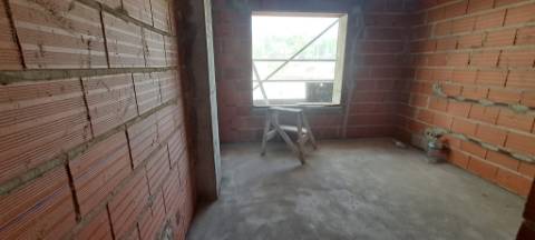 Apartamento T2 r/c elevado com linhas direitas em Tavira