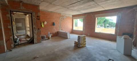 Apartamento T2, r/c elevado com linhas direitas em Tavira
