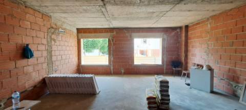 Apartamento T2, r/c elevado com linhas direitas em Tavira