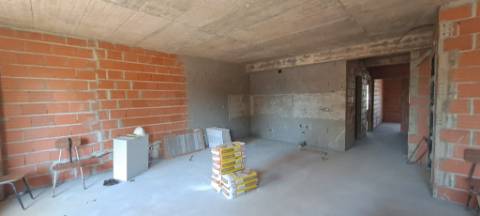 Apartamento T2, r/c elevado com linhas direitas em Tavira