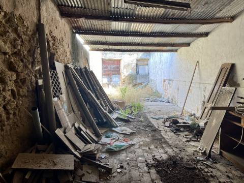 Centro de Olhão | Projeto para Até 1.600 m² de Construção | Até 5 Pisos | Oportunidade para Promotores