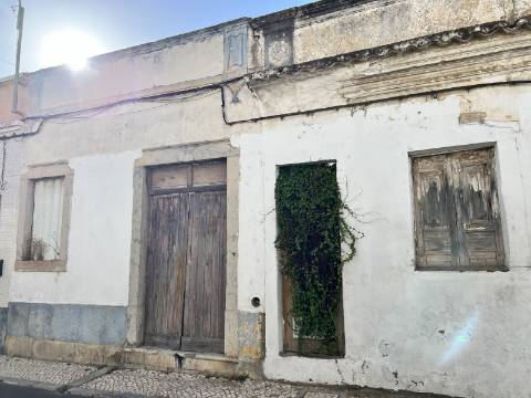 Centro de Olhão | Projeto para Até 1.600 m² de Construção | Até 5 Pisos | Oportunidade para Promotores