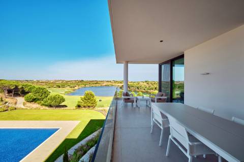Apartamento T3 Duplex com terraço 84,58 m2 sito no Golf Monte Rei