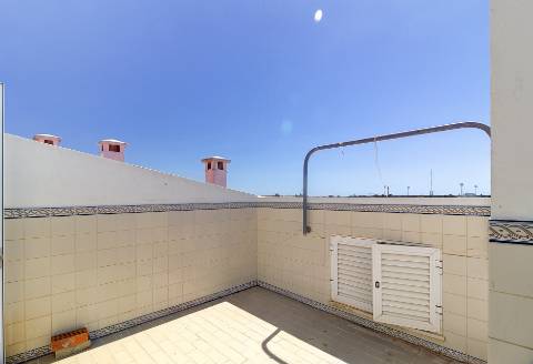 Apartamento T3 | 3.º Andar | Sul/Nascente | Vila Real de Santo António