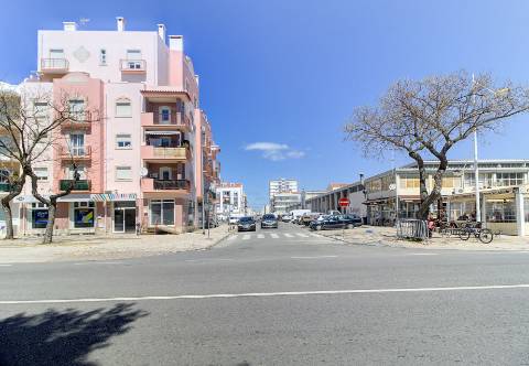 Apartamento T3 | 3.º Andar | Sul/Nascente | Vila Real de Santo António
