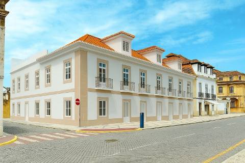 Apartamento T1 à venda com terraço em frente á marina de VRSA