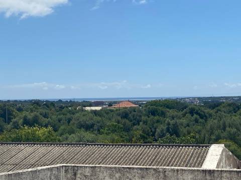 Moradia T3 em Moncarapacho, Olhão, com vista mar e campo.