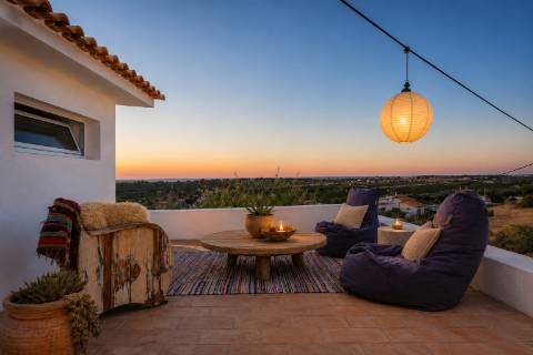Magnífica Moradia de Charme com Vista Panorâmica Deslumbrante e Piscina Privativa