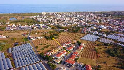 Lote Urbano com Projeto Aprovado para 2 Moradias com Piscina a Poucos Minutos da Praia