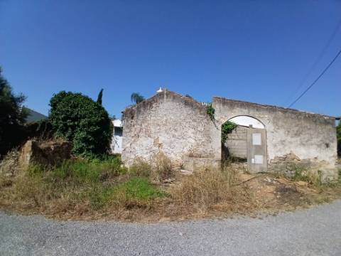 Moradia térrea para habitação em Moncarapacho - Olhão