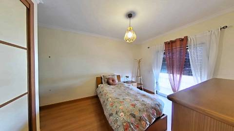 Apartamento T4 com elevador e dois lugares de garagem centro de Olhão!