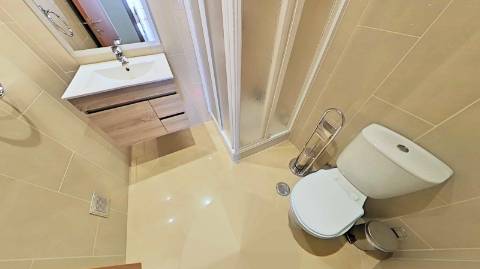Apartamento T4 com elevador e dois lugares de garagem centro de Olhão!