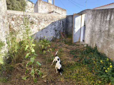 MORADIA COM JARDIM - EM CORTE NOVA - ODELEITE - CASTRO MARIM - ALGARVE