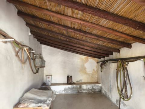 MORADIA COM JARDIM - EM CORTE NOVA - ODELEITE - CASTRO MARIM - ALGARVE