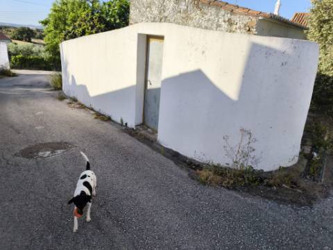 MORADIA COM JARDIM - EM CORTE NOVA - ODELEITE - CASTRO MARIM - ALGARVE