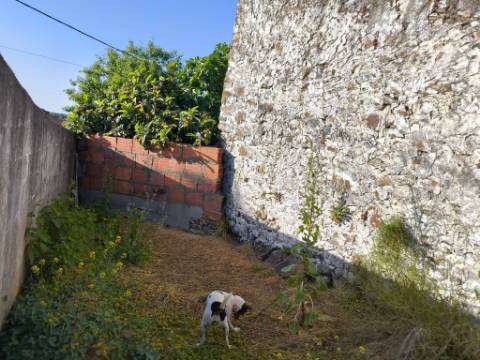 MORADIA COM JARDIM - EM CORTE NOVA - ODELEITE - CASTRO MARIM - ALGARVE