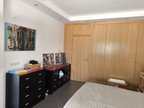 MORADIA COM PISCINA - COM 888 M² - VISTA MAR - EM SÃO BARTOLOMEU - A POUCOS MINUTOS DA PRAIA VERDE - CASTRO MARIM - ALGARVE