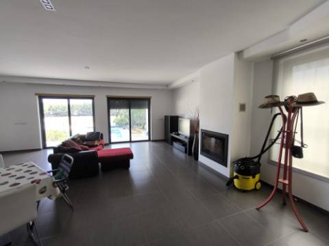 MORADIA COM PISCINA - COM 888 M² - VISTA MAR - EM SÃO BARTOLOMEU - A POUCOS MINUTOS DA PRAIA VERDE - CASTRO MARIM - ALGARVE