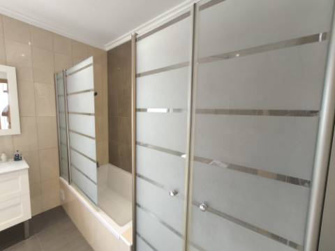 MORADIA COM PISCINA - COM 888 M² - VISTA MAR - EM SÃO BARTOLOMEU - A POUCOS MINUTOS DA PRAIA VERDE - CASTRO MARIM - ALGARVE