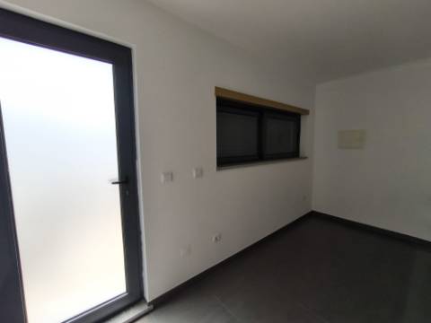 MORADIA COM PISCINA - COM 888 M² - VISTA MAR - EM SÃO BARTOLOMEU - A POUCOS MINUTOS DA PRAIA VERDE - CASTRO MARIM - ALGARVE