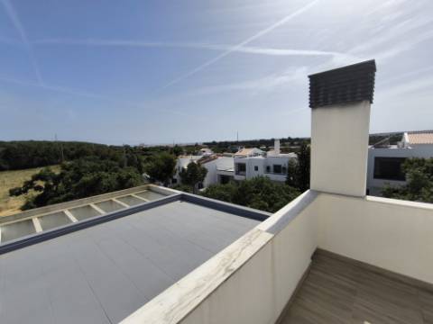 MORADIA COM PISCINA - COM 888 M² - VISTA MAR - EM SÃO BARTOLOMEU - A POUCOS MINUTOS DA PRAIA VERDE - CASTRO MARIM - ALGARVE