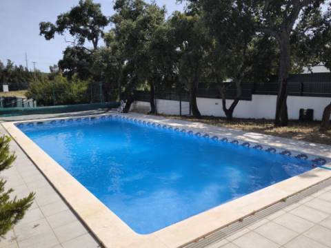 MORADIA COM PISCINA - COM 888 M² - VISTA MAR - EM SÃO BARTOLOMEU - A POUCOS MINUTOS DA PRAIA VERDE - CASTRO MARIM - ALGARVE