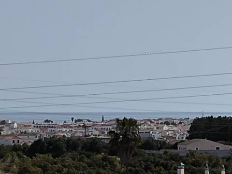 MORADIA COM PISCINA - COM 888 M² - VISTA MAR - EM SÃO BARTOLOMEU - A POUCOS MINUTOS DA PRAIA VERDE - CASTRO MARIM - ALGARVE
