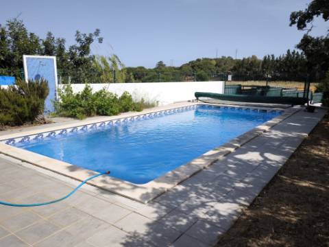MORADIA COM PISCINA - COM 888 M² - VISTA MAR - EM SÃO BARTOLOMEU - A POUCOS MINUTOS DA PRAIA VERDE - CASTRO MARIM - ALGARVE