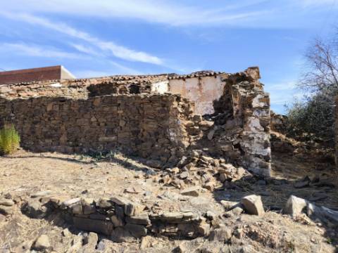 MORADIA EM PEDRA - COM TERRENO DE 200 M2 - COM PROJECTO - FAZ-FATO - TAVIRA - ALGARVE