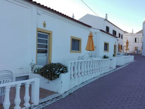 Apart hôtel de 32 quartos e piscina na Ria formosa, com possibilidade de ampliação.
