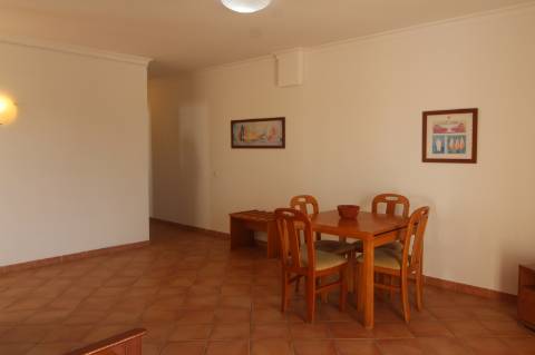 Apart hôtel de 32 quartos e piscina na Ria formosa, com possibilidade de ampliação.